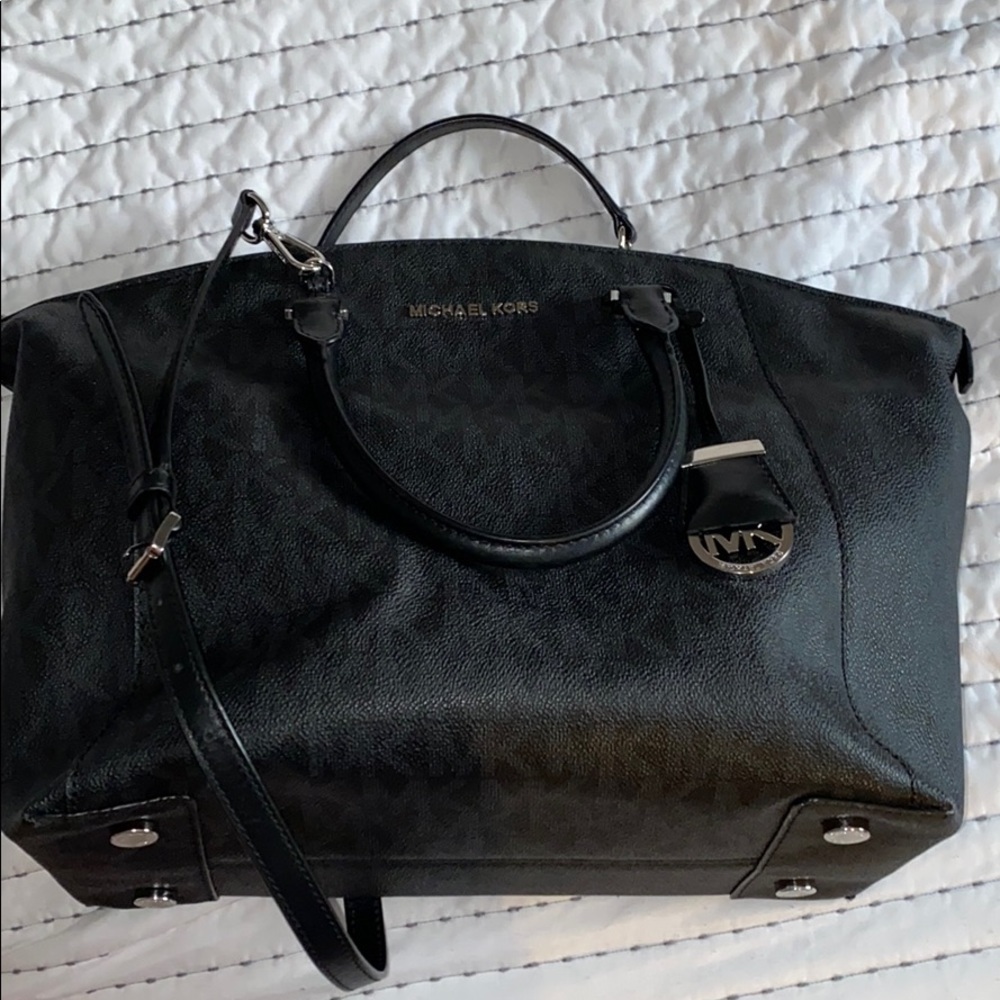 Black logo print medium size Mk bag